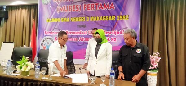 ALUMNI SMAGA 82 MENGEDEPANKAN SILATURAHIM