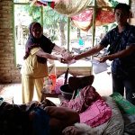 Wali Jorong Pasar Durian Serahkan  BLT-DD Pada 44 Warga KPM.