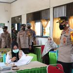 Tinjau Vaksinasi Di SMP Negeri 1 Galut, Kapolres Takalar Apresiasi Petugas Vaksinator