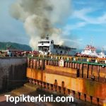 KMP Nusa Abadi Terbakar Di Pelabuhan Lembar