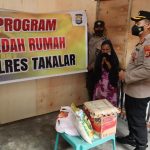 Bentuk Kepedulian, Kapolres Takalar Resmikan Program Bedah Rumah