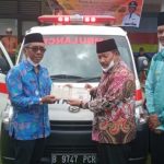 Bupati Agam Serahkan 1 Unit Ambulans Untuk Nagari Cankola