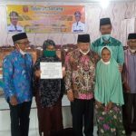 Bupati Agam Serahkan Bantuan Secara Simbolis Kepada Perwakilan KPM Nagari Cankola.