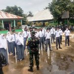 Tanamkan Kedisiplinan, Anggota Kodim 1426/Takalar Latih PBB Pelajar