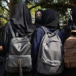 Aktivis Mengkritik Aturan Larangan Jilbab Sekolah di India