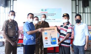 Dorong Produktivitas, Bupati Takalar Serahkan Bantuan Alat Pertanian Dan UMKM