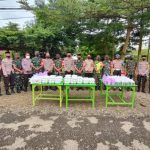 Sinergitas TNI-Polri Beserta Persit- Bhayangkari Berbagi Takjil di Rilau Ale Bulukumba