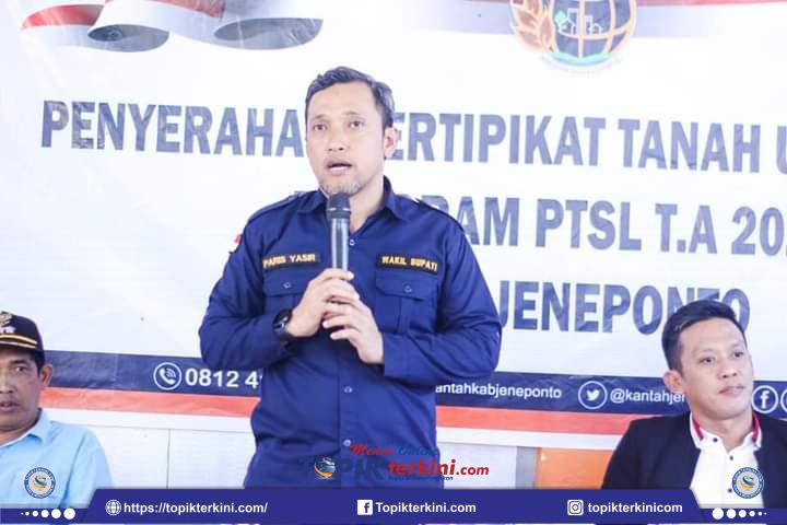 Wabup Bupati Jeneponto Serahkan 100 Sertifikat Tanah Di Desa Kalimporo