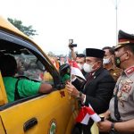 Semarak HUT RI ke 77, Polda Sumut Bagikan 30.000 Bendera Merah Putih kuatkan Nasionalisme