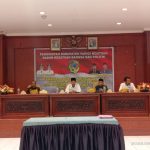 Wakil Bupati Parimo Serahkan Laporan LHP Dan Dana Hibah Parpol