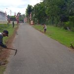 Penuh Semangat, Gotong-Royong Jajaran Lapas Kelas IIB Lubuk Basung Melakukan Pembersihan Lingkungan Area Sekitarnya.