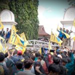 Ribuan Mahasiswa dan Masyarakat NTB Berdemonstrasi di Gedung Udayana,Tolak Kenaikan Harga BBM