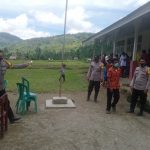 Sinergitas Bhabinkamtibmas Kec.Pinembani Bersama Tim Kesehatan Kunjungi Desa Terpencil