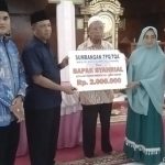 Syahrial Hadiri Acara Maulid Nabi Muhammad.SAW.1444.H dan Berikan Sumbangan Bagi,TPA dan TPQ di Masjid Raya Kampung Pinang.