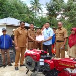 DODDI, ST. MH Anggota DPRD Kabupaten Agam Menyerahkan Dana POKIR Untuk Pertanian.
