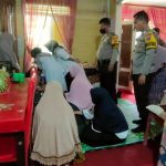 Bhabinkamtibmas Nagari Maninjau dan Bhabin Nag Koto Gadang, Evaksuasi Warga Meninggal di Persawahan Diduga Mempunyai Riwayat Jantung.