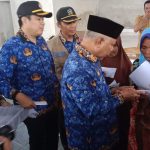 Ratusan Warga Desa Tanjung Luar Terdampak Angin Puting Beliung Terima Bantuan
