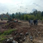 Pemda Parimo Alokasikan Anggaran Miliyaran Untuk Penyiapan Badan Jalan dan Plat Deuker Akses ke Pembangunan GOR