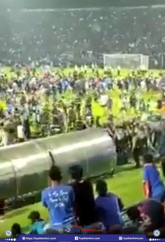 Cetak Sejarah, 129 Orang Korban Jiwa Diantaranya 2 Anggota Polri di Pertandingan Sepak Bola di Malang