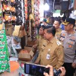 WALIKOTA Beserta Kapolresta Banjarmasin Monitor dan Tinjau Secara Langsung Ketersediaan Stok dan Harga Barang Pokok Kebutuhan Masyarakat