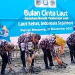 Menteri KKP Tanam Mangrove di Lokasi HARKANNAS Pantai Mohsing