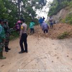 Polres Agam Polda Sumbar, TNI dan Masyarakat Respon Cepat Bencana Tanah Longsor Di Matur
