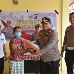 Kapolres Morowali Utara Bagikan 5 Ton Beras Gratis Kepada Warga Kurang Mampu