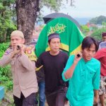 Bhabinkamtibmas Polsek Banawa Sambang Duka Warganya Sekaligus Mengantar Jenazah Ke Makam