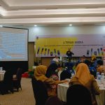 PEREMPUAN Banyak Menggunakan Media Sosial Hitungan Perjam Daripada Dengan Laki- laki