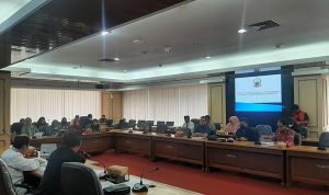 Idwar Anwar Paparkan Ranperda Literasi Akrasa Lontaraq di DPRD Sulsel