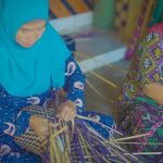 CIPTAKAN Lapangan Kerja, IKM Binaan PLN di Kampung Purun Serap Pengrajin Lokal