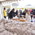 BELASAN Ribu Paket Sembako Murah Terdistribusikan di Pasar Rakyat untuk UMKM