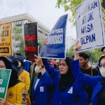 RATUSAN Mahasiswa Geruduk DPRD Kalsel, Tolak Pengesahan RKHUP