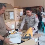 Baglog Polres Donggala Distribusikan Kaporlap Kepada Personil