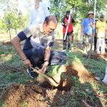Anggota DPRD Sumbar Serahkan Bantuan dan Penanaman Bibit Kopi Arabika Pada Kelompok Tani SAIYO di Palupuah Agam .