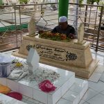 STAFF Ahli Bupati Tanbu ini Rutin Ziarah Ke Makam Ibunda Tercinta