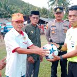 Turnamen Sepakbola Ketua KONI Parimo Cup di Gelar di Desa Siendeng
