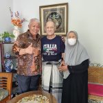 Menolak Lupa Atas Besarnya Jasa Guru, Rachmat Hidayat Bersilaturahmi dan Memuliakan Gurunya Semasa SMA