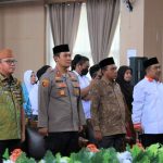 Bupati Delis Jurkarson Serahkan Bantuan Pribadi Mobil Operasional Kepada Pengurus WIA Al-Khairat Morut