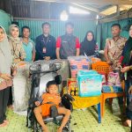 Kemensos Gandeng Pemkab Takalar Beri Bantuan Kursi Roda ke Muh. Fajar