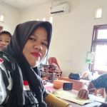 Tanpa Pamrih..!! Pertiwi Bapera Lombok Barat, Membantu Warga Mengurus Bansos Di Dinas Sosial