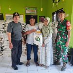 Pemdes Cikoang Bagikan Bantuan Pangan Beras dari Bulog