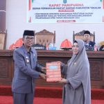Pj Bupati Takalar Serahkan LPJ Tahun Anggaran 2022