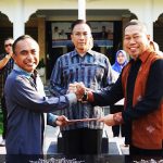 Serah Terima Jabatan Berlangsung Haru, Ridwan Syah Mengingatkan Muh.Rum Di PUPR NTB Banyak “Binatang Buas Dan Rayap”