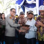 KAPOLDA Kalsel Bagikan Ribuan Sembako di Hari Jadi Kota Banjarmasin ke – 497