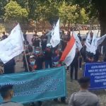 LSM KAKI Kalimantan Selatan Lakukan Aksi di Depan Gedung KPK Suarakan “Tutup PT. SILO” dengan Dugaan Ketidakjelasan Kasus Ekspor Gelap Nikel Kal-Sel ke China Sebanyak 5,3 Juta Ton