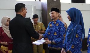 Serahkan SK PNS Formasi 2021, Sekda : PNS Takalar Diharap Menjadi PNS Yang Amanah