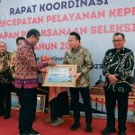 Bupati Delis terima BKN Award 2023, BKPSDMD Morut terbaik dalam kategori Verifikasi dan Approval ASN