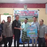 Kades Bontoparang Kembali Salurkan BLT-DD Tahap III Tahun 2023