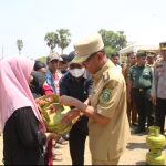 Pj. Bupati Takalar Melaunching Gerakan Pangan Murah dan Operasi Pasar Gas Elpiji 3 KG